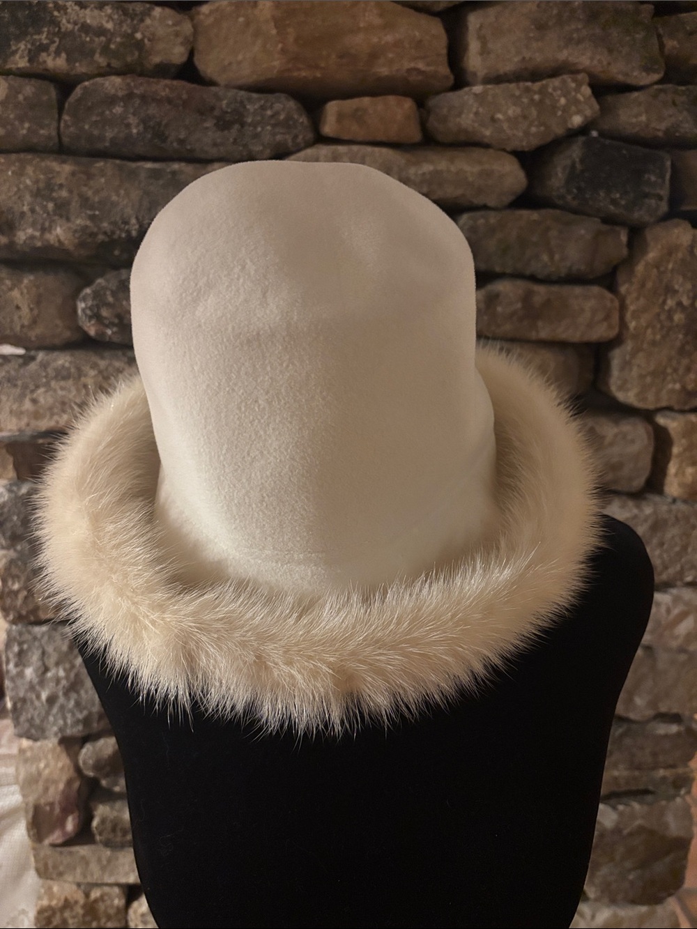 Cream Fur-Trim Cloche Hat - VINTAGE